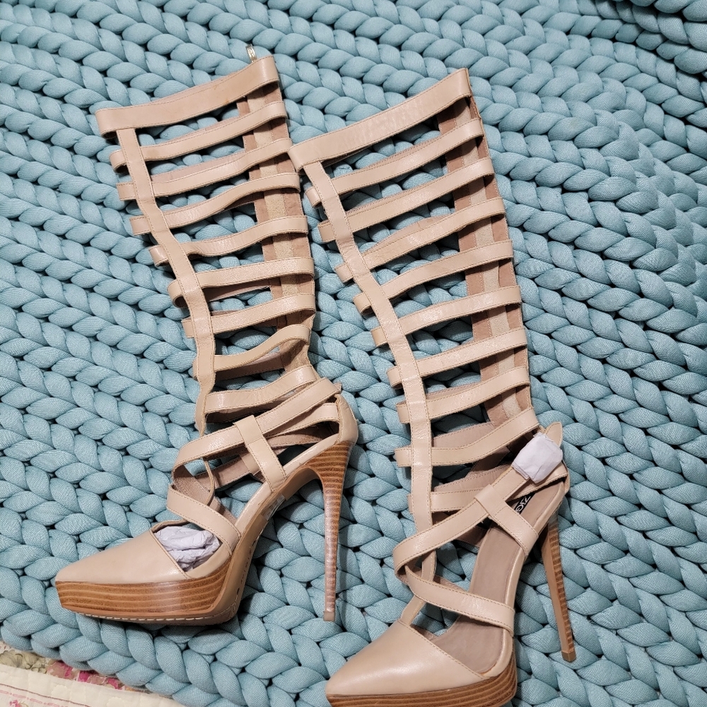 FIRM PRICE ZIGI NY PROXY Gladiator Boots Platform Pumps NEW 7.5